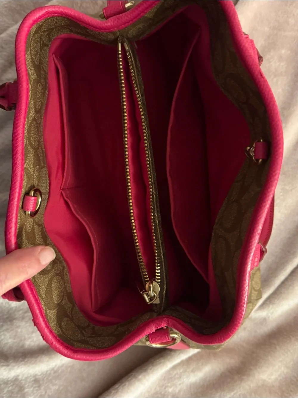 Coach satchel signature